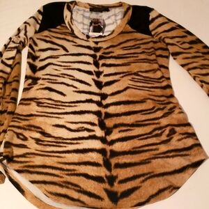 Karen Kane Animal print top